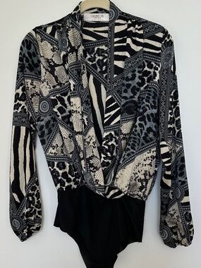 NWOT Outrageous Fortune Mixed Animal Print Bodysuit Long Sleeve V-Neck Size 4